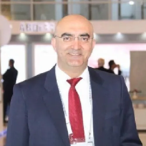 Op. Dr. İhsan Rua portresi